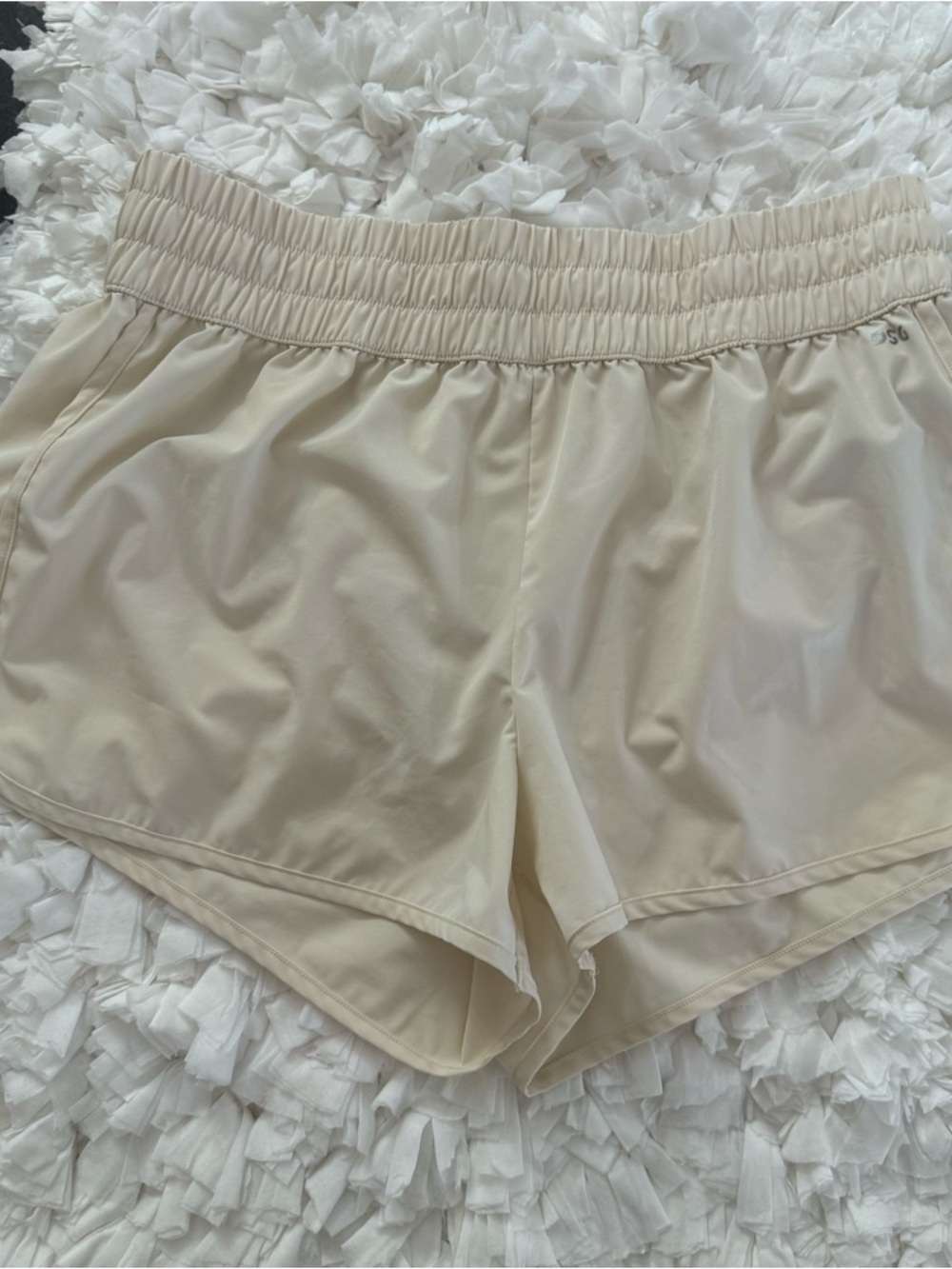DSG Cream Athletic Elastic-Waist Shorts